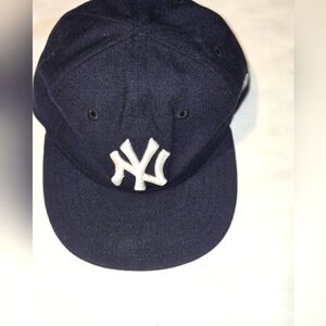 New York Yankees Ball Cap Size 6 3/8 (51.1 Cm)